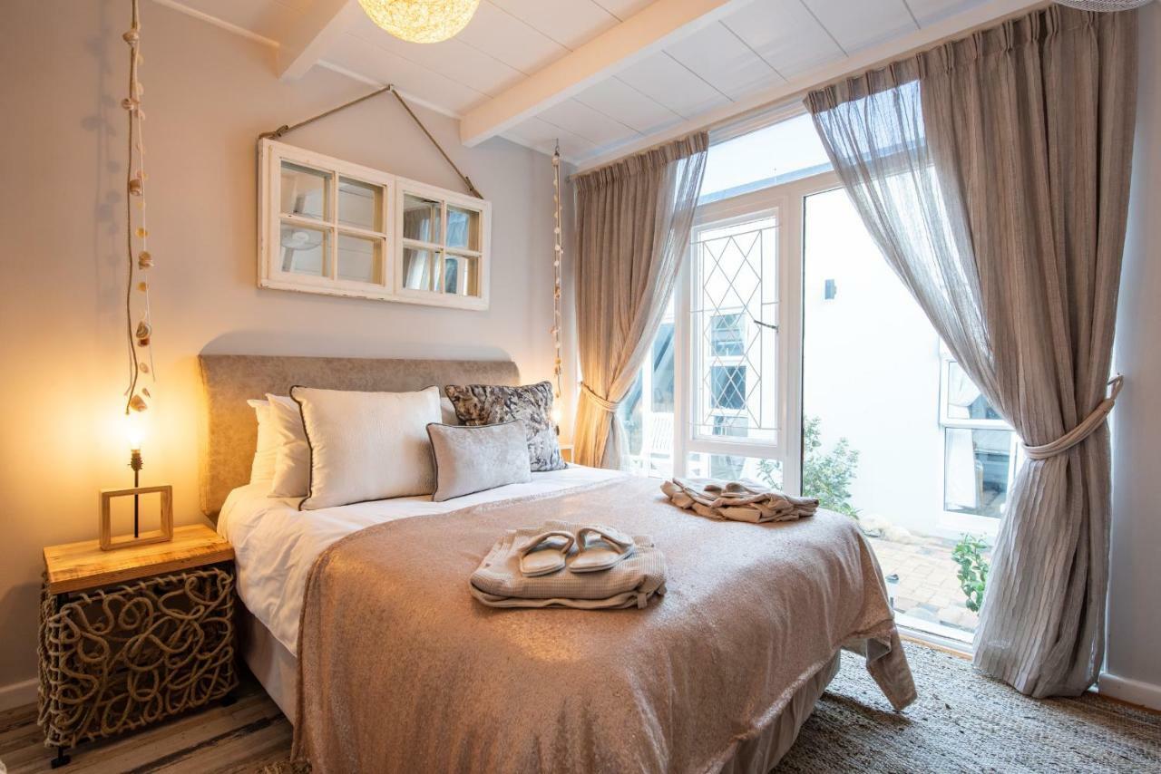 Salt Boutique Guesthouse By Curiocity (Adults Only) Bloubergstrand Exterior photo