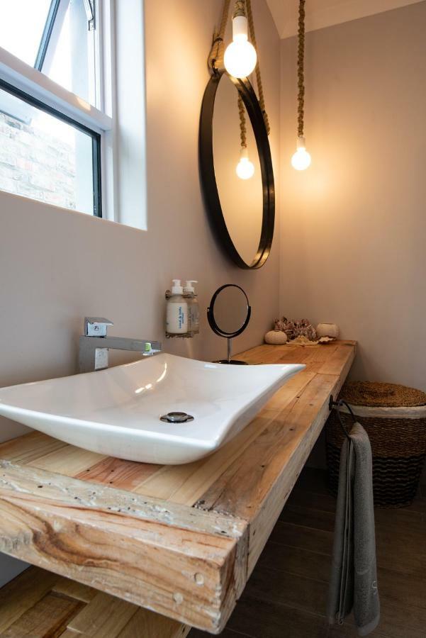 Salt Boutique Guesthouse By Curiocity (Adults Only) Bloubergstrand Exterior photo