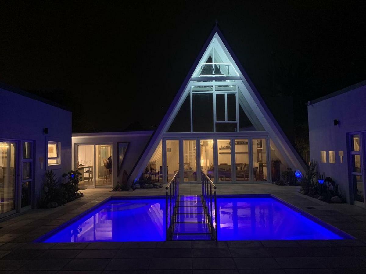Salt Boutique Guesthouse By Curiocity (Adults Only) Bloubergstrand Exterior photo